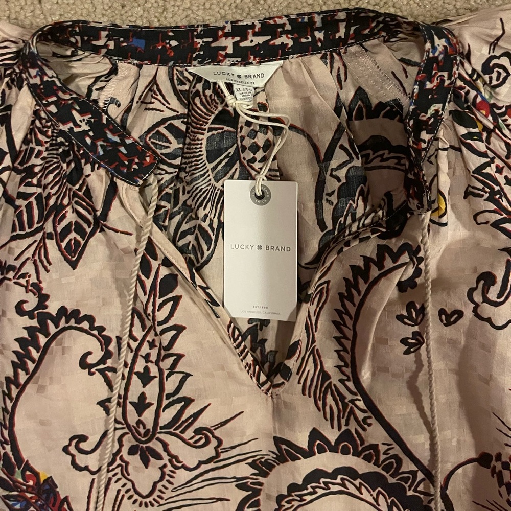 NWT Lucky Brand Women's Top - Picture 2 of 3